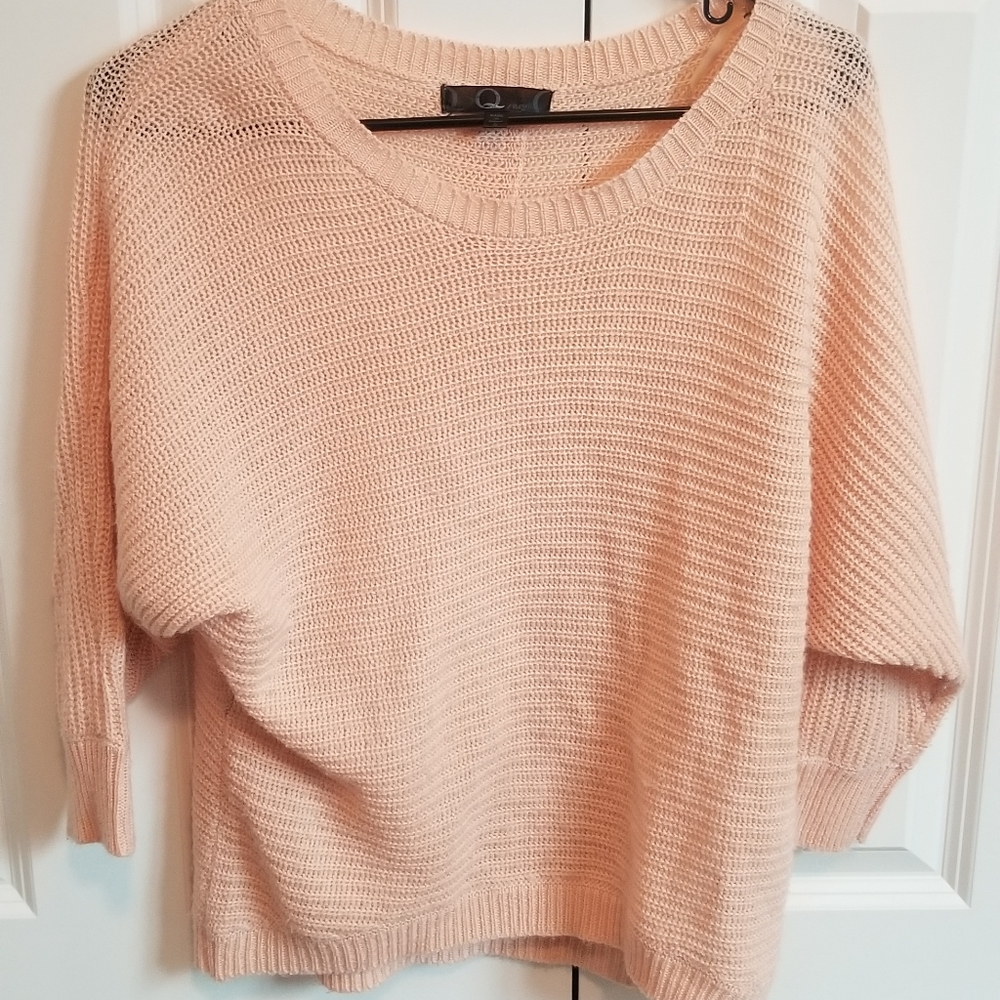 NWOT Q 1982 Peach Three Quarter Sleeve Sweater With Button Down Back Size Small